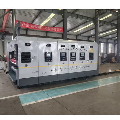 เครื่องพิมพ์กล่องระบายเคาะที่มีการควบคุม PLC 4 สี Flexo Print Die Cutter Slotter สําหรับการผลิตแผ่นขนาดต่าง ๆ